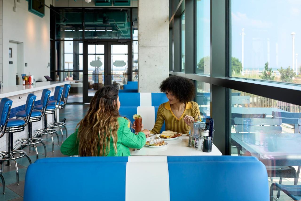 Moxy Virginia Beach Oceanfront Esterno foto