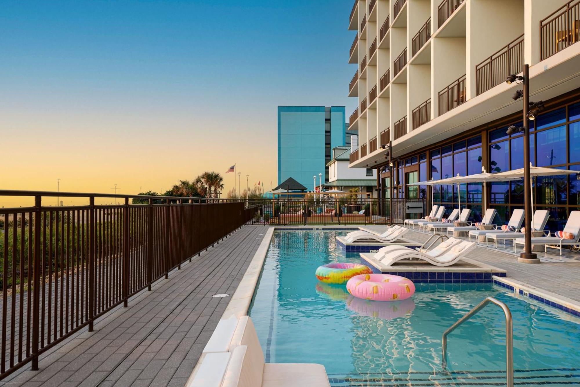 Moxy Virginia Beach Oceanfront Esterno foto