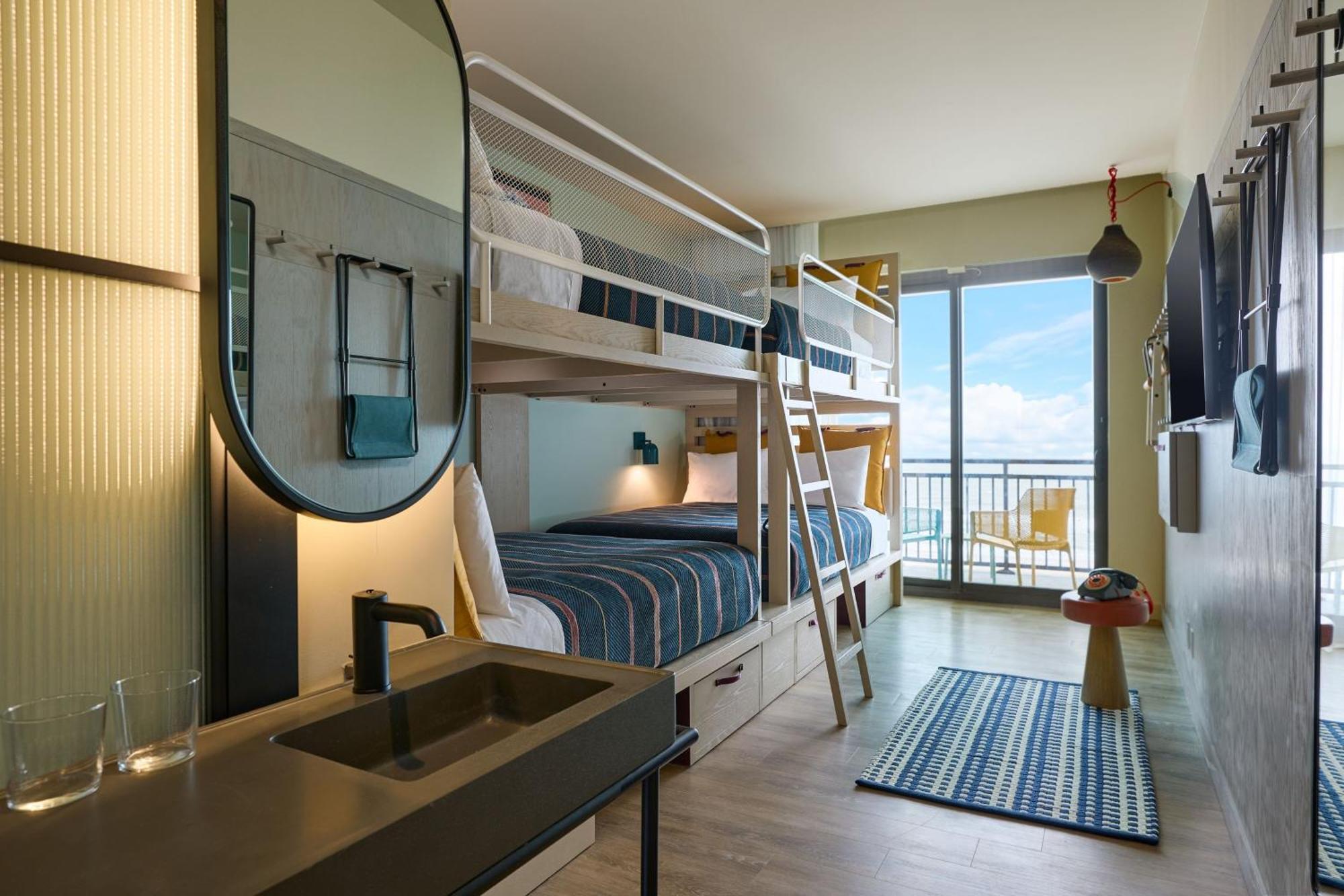 Moxy Virginia Beach Oceanfront Esterno foto